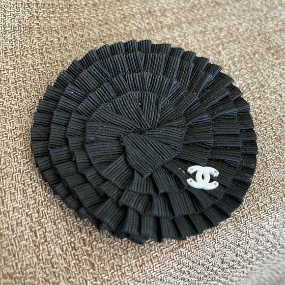 VINTAGE CHANEL RARE LOGO BROOCH💝HP - Picture 1 of 9